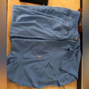 Figs Ceil Blue Scrub Set-women’s large top & pants